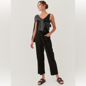 Sleeveless Black V-Neck Cotton Jumpsuit with Front Pockets